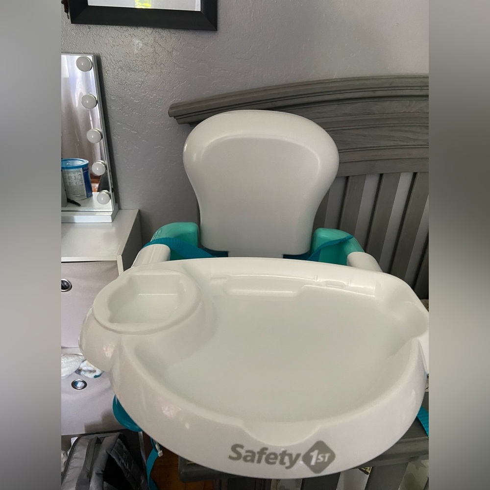 Safety first sit, snack & go feeding booster seat -green